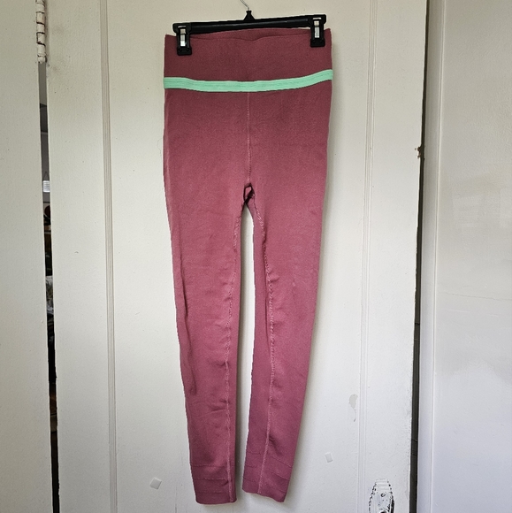 NWOT•Fabletics high-waisted cut-out leggings (L) - Picture 5 of 10